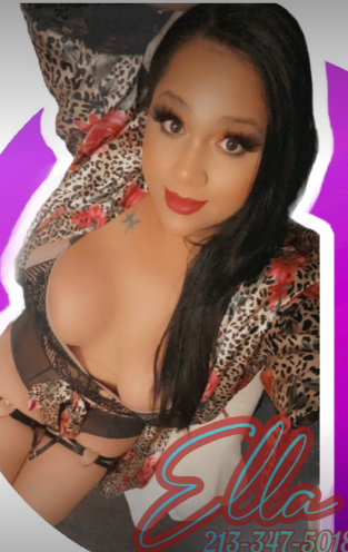 TS Ella Kaii (@tsellakaii) Foto de modelo onlyfans con un estampado de leopardo