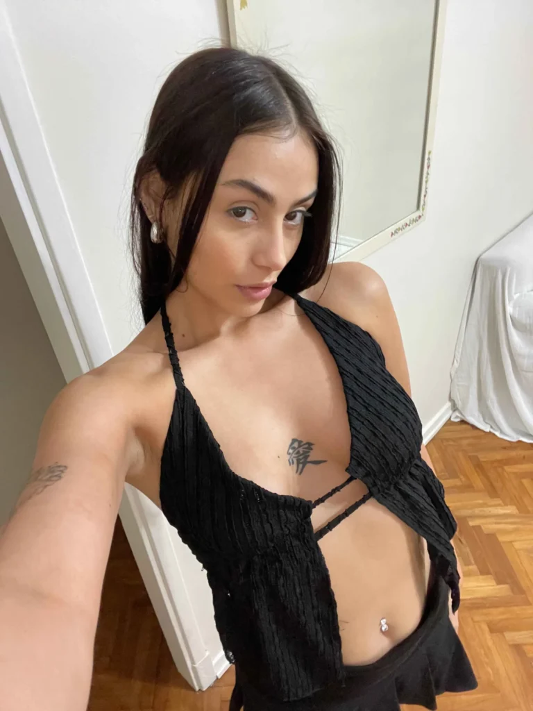 Lily Rose OnlyFans sexy hot model wearing black sexy selfie